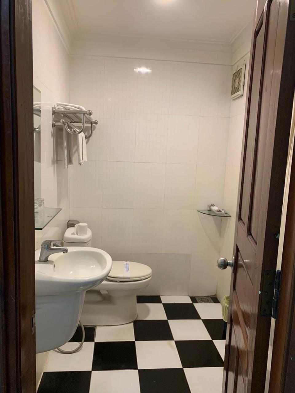 Ha Long Hotel TP. Hồ Chí Minh Ngoại thất bức ảnh